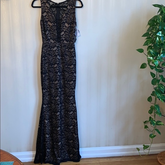Windsor Dresses & Skirts - Windsor black taupe lace dress size S